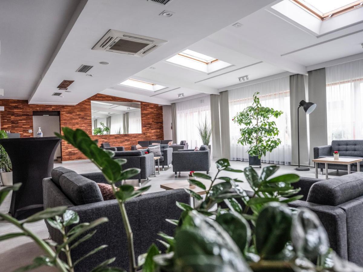 Hotel Europa Starachowice Buitenkant foto